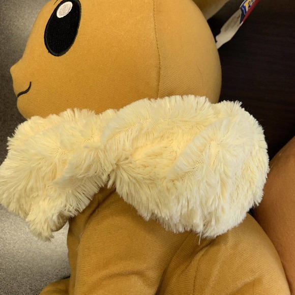Pokemon Eevee 14" Plush Toy Factory USA Stuffed Animal - Picture 9 of 9